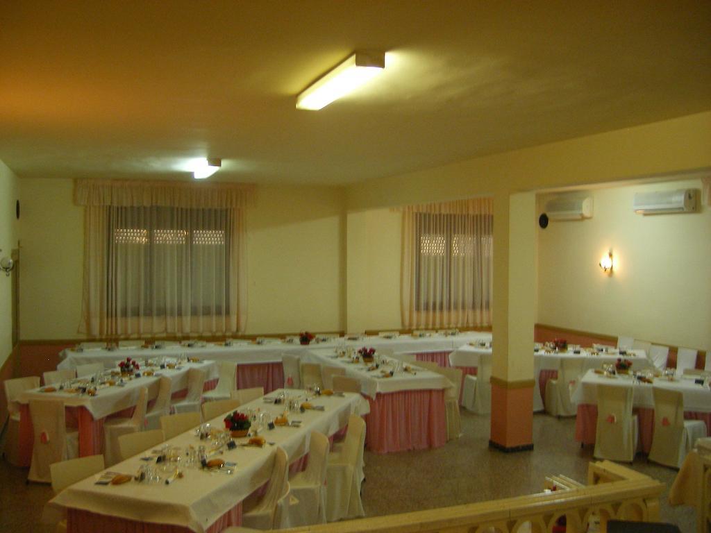 Hostal Roca Fayón Zewnętrze zdjęcie